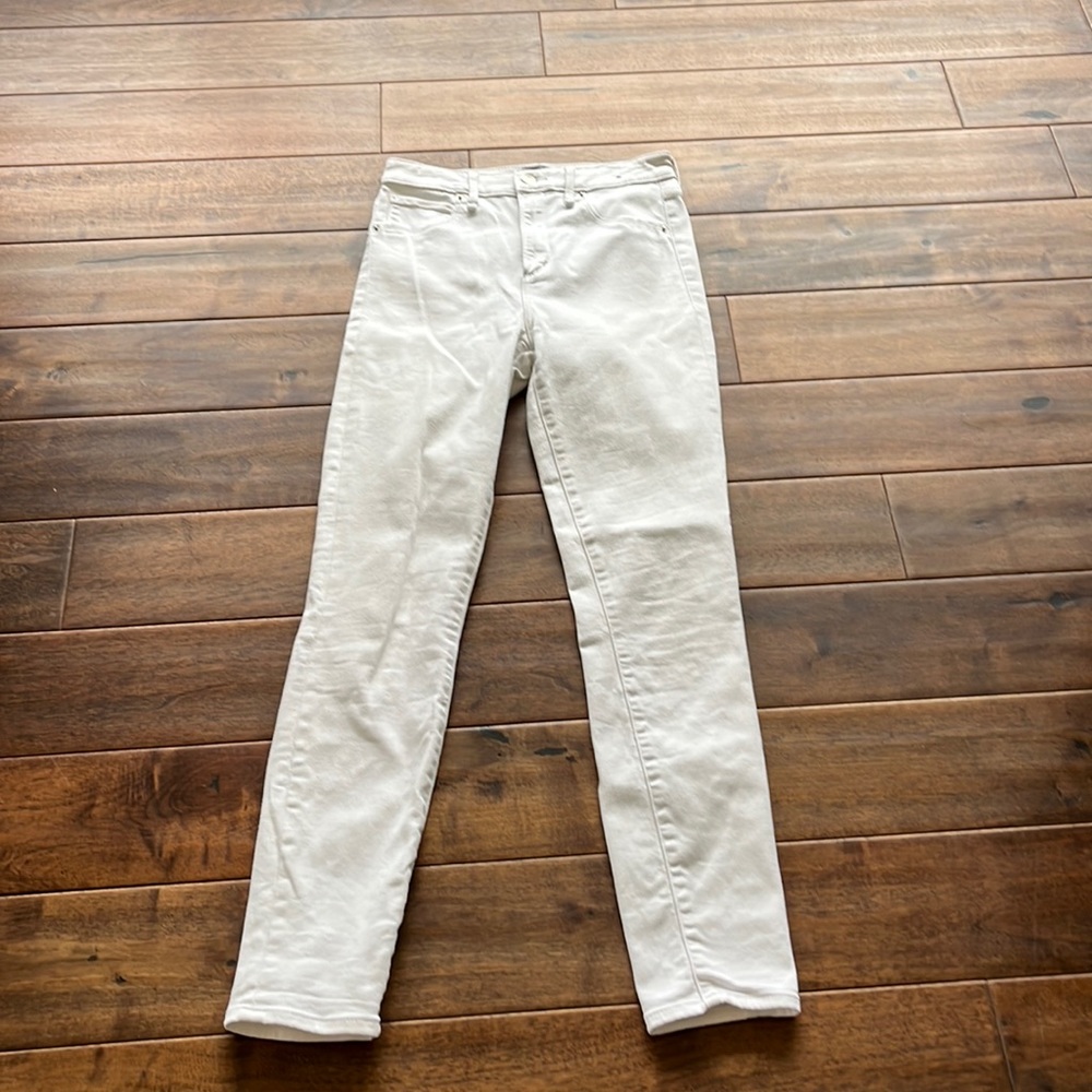 White Abercrombie and Fitch stretchy skinny jeans